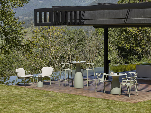 Resol Woody loungestoel Negro -  vol kunststof frame - voor binnen en buiten - UV bestendig
