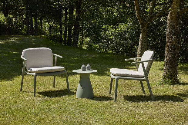 Resol Woody loungestoel Chocolate -  vol kunststof frame - voor binnen en buiten - UV bestendig